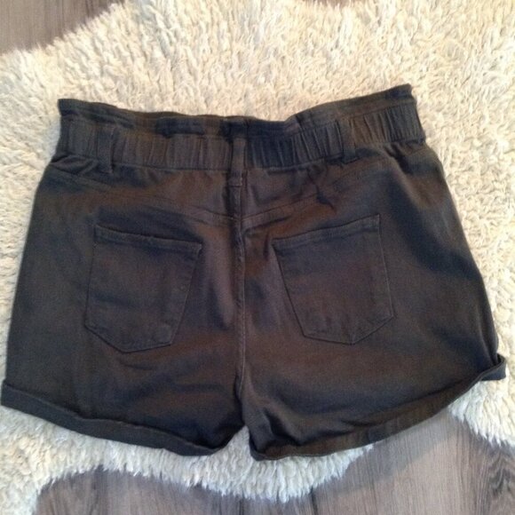 NWOT YMI High Rise Cargo Shorts "M", Olive green, Girlhoodcore, Trending, Folkie - Picture 2 of 5